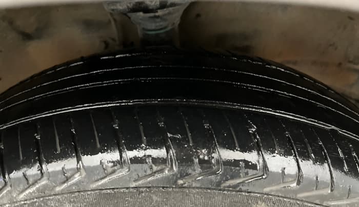 2015 Maruti Wagon R 1.0 LXI, Petrol, Manual, 69,404 km, Right Front Tyre Tread