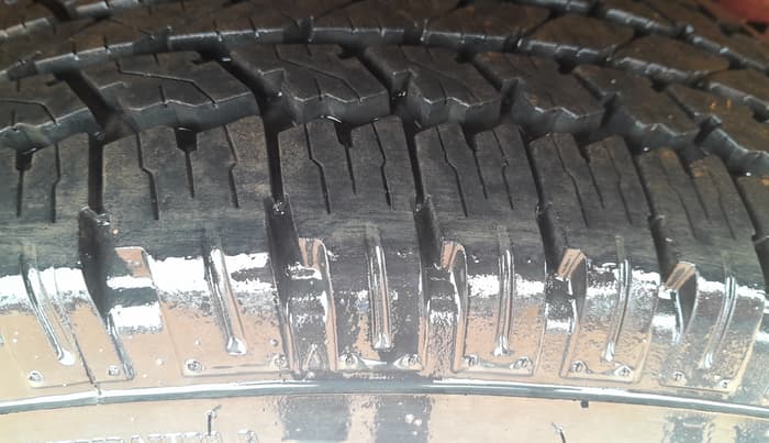 2014 Mahindra Xylo H8 ABS BS IV, Diesel, Manual, 51,807 km, Left Rear Tyre Tread