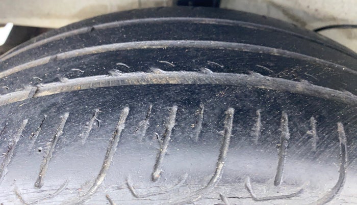 2018 Hyundai NEW SANTRO 1.1 SPORTZ MT CNG, CNG, Manual, 98,172 km, Right Rear Tyre Tread