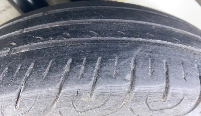 2018 Hyundai NEW SANTRO 1.1 SPORTZ MT CNG, CNG, Manual, 98,172 km, Left Rear Tyre Tread