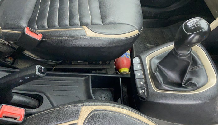 2018 Hyundai NEW SANTRO 1.1 SPORTZ MT CNG, CNG, Manual, 98,172 km, Gear Lever