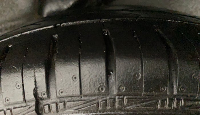 2011 Hyundai i10 MAGNA 1.2, Petrol, Manual, 65,724 km, Left Rear Tyre Tread