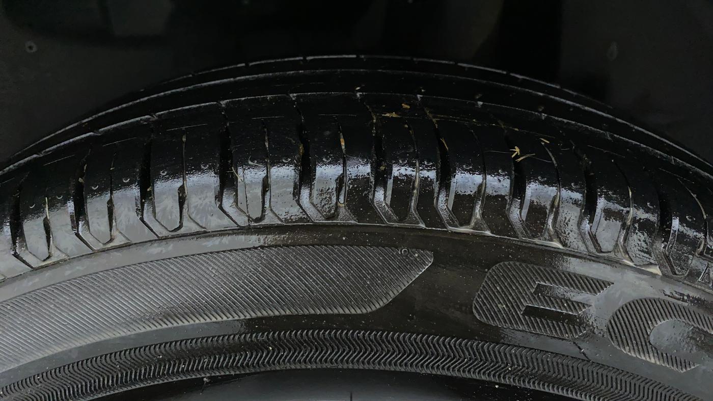 2021 Maruti Swift VXI D, Petrol, Manual, 16,131 km, Left Rear Tyre Tread