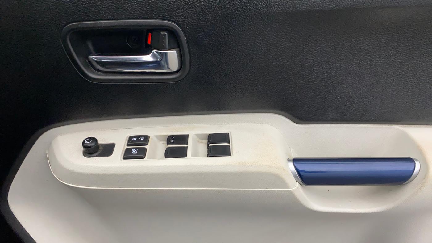2021 Maruti IGNIS DELTA 1.2, Petrol, Manual, 39,581 km, Driver Side Door Panels Control
