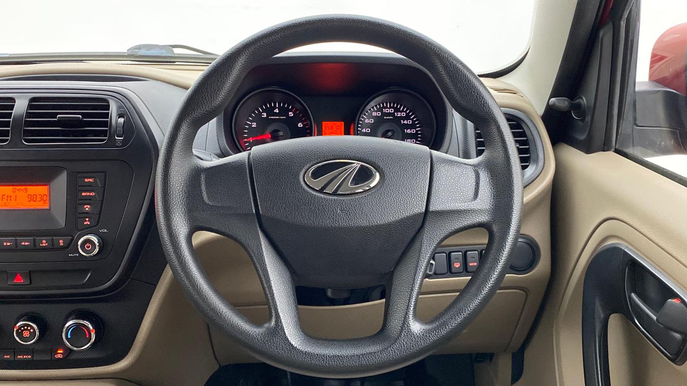 2017 Mahindra TUV300 T6, Diesel, Manual, 57,444 km, Steering Wheel Close Up