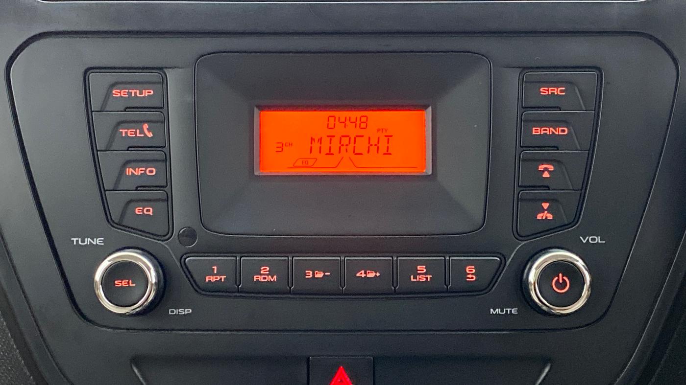 2017 Mahindra TUV300 T6, Diesel, Manual, 57,444 km, Infotainment System