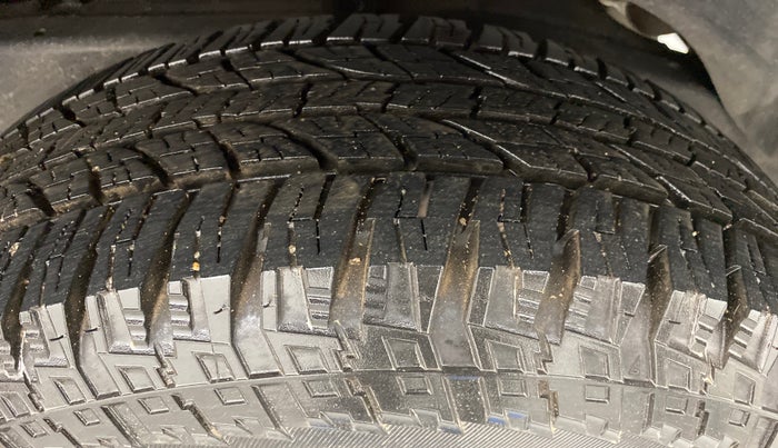 2017 Mahindra TUV300 T6, Diesel, Manual, 57,444 km, Left Rear Tyre Tread