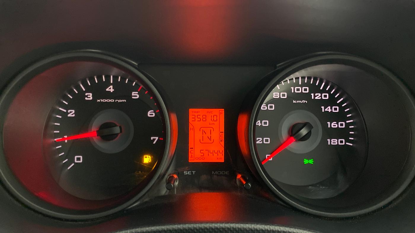 2017 Mahindra TUV300 T6, Diesel, Manual, 57,444 km, Odometer Image