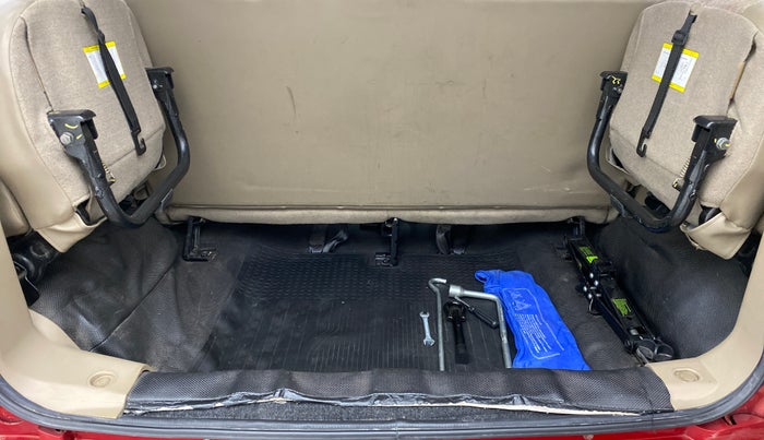 2017 Mahindra TUV300 T6, Diesel, Manual, 57,444 km, Boot Inside