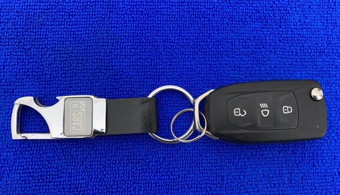 2022 Tata NEXON XM SUNROOF PETROL, Petrol, Manual, 8,867 km, Key Close Up
