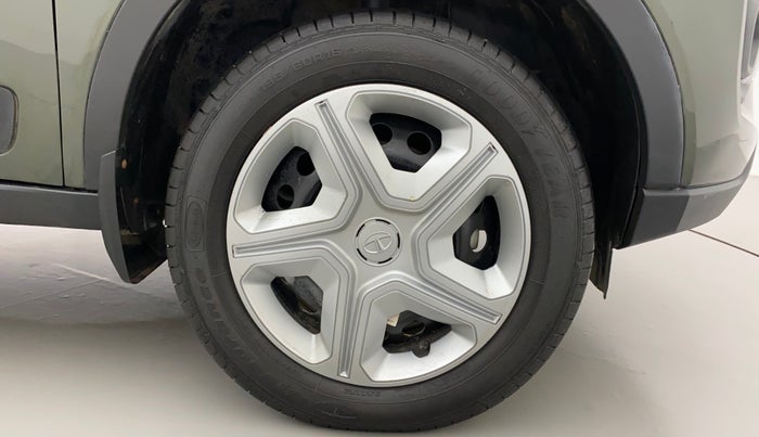 2022 Tata NEXON XM SUNROOF PETROL, Petrol, Manual, 8,867 km, Right Front Wheel