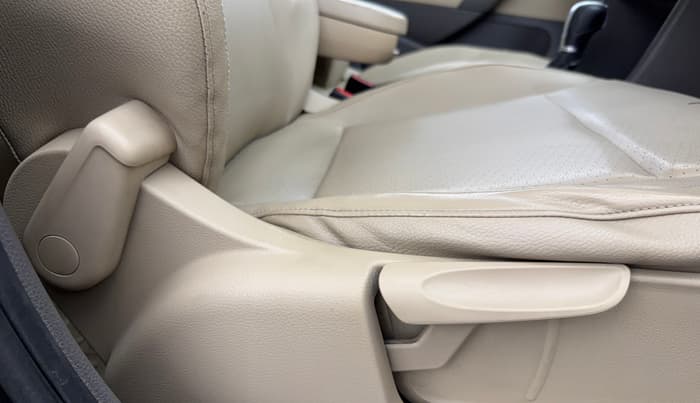 2017 Volkswagen Vento HIGHLINE PETROL AT, Petrol, Automatic, 1,19,776 km, Driver Side Adjustment Panel