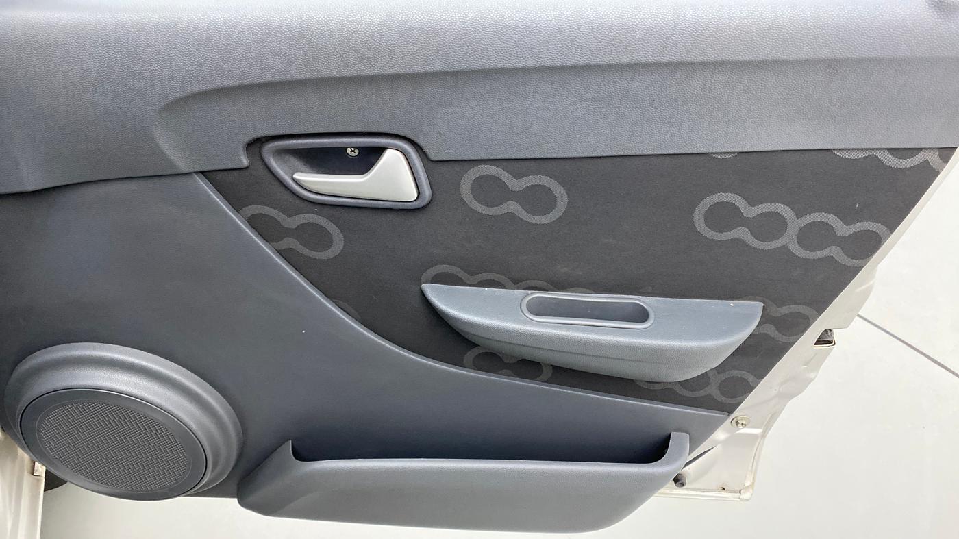 2016 Maruti Alto 800 LXI, Petrol, Manual, 24,456 km, Driver Side Door Panels Control