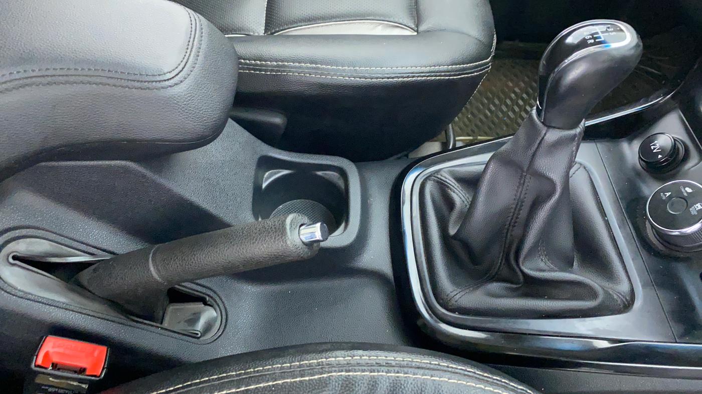 2019 Tata Hexa Varicor 400 XM, Diesel, Manual, 45,799 km, Gear Lever