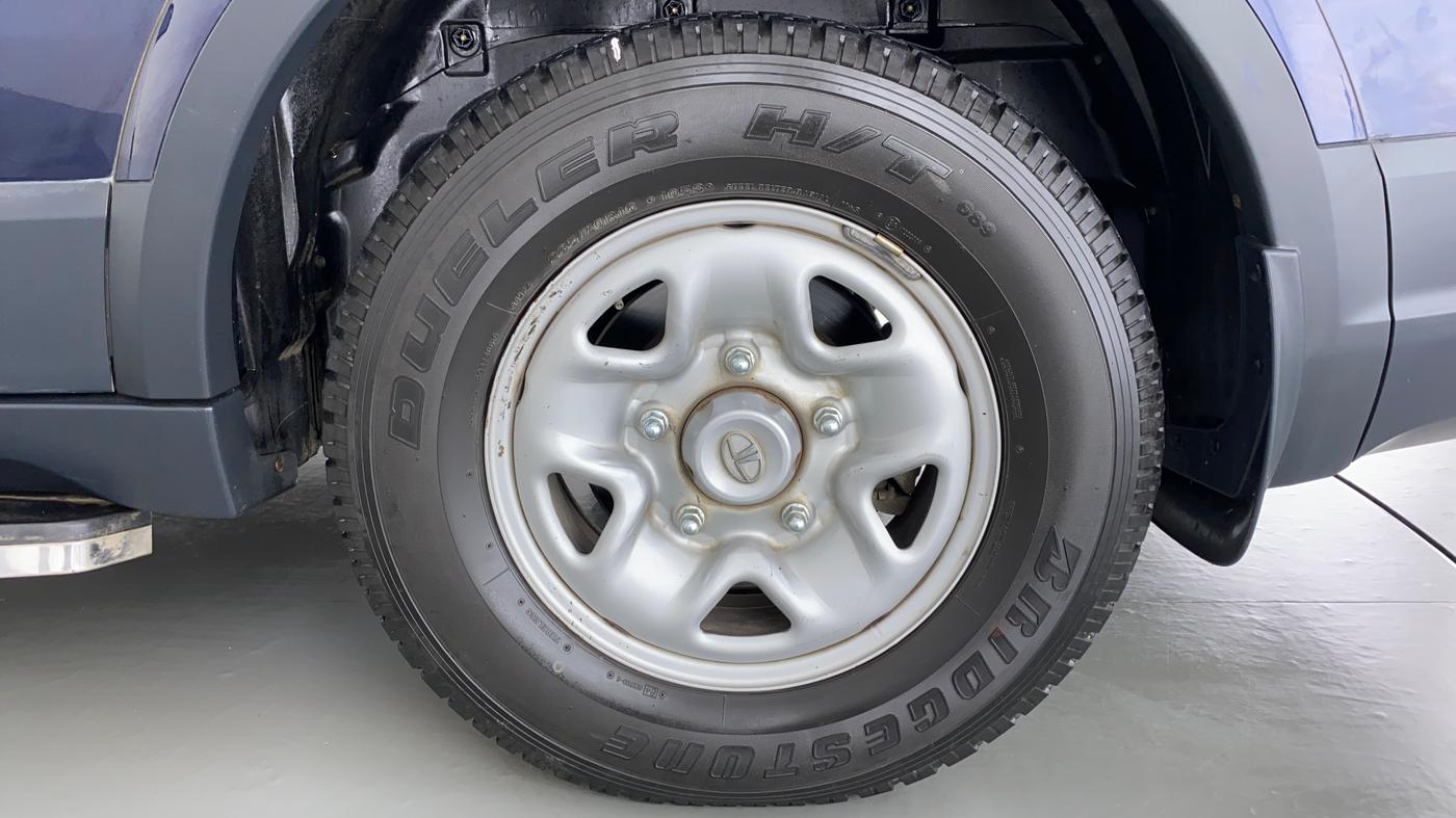 2019 Tata Hexa Varicor 400 XM, Diesel, Manual, 45,799 km, Left Rear Wheel