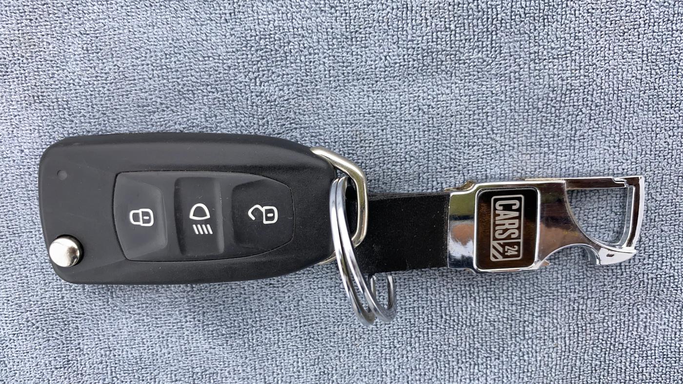 2019 Tata Hexa Varicor 400 XM, Diesel, Manual, 45,799 km, Key Close Up