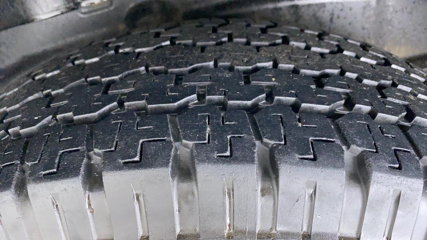 2019 Tata Hexa Varicor 400 XM, Diesel, Manual, 45,799 km, Left Rear Tyre Tread