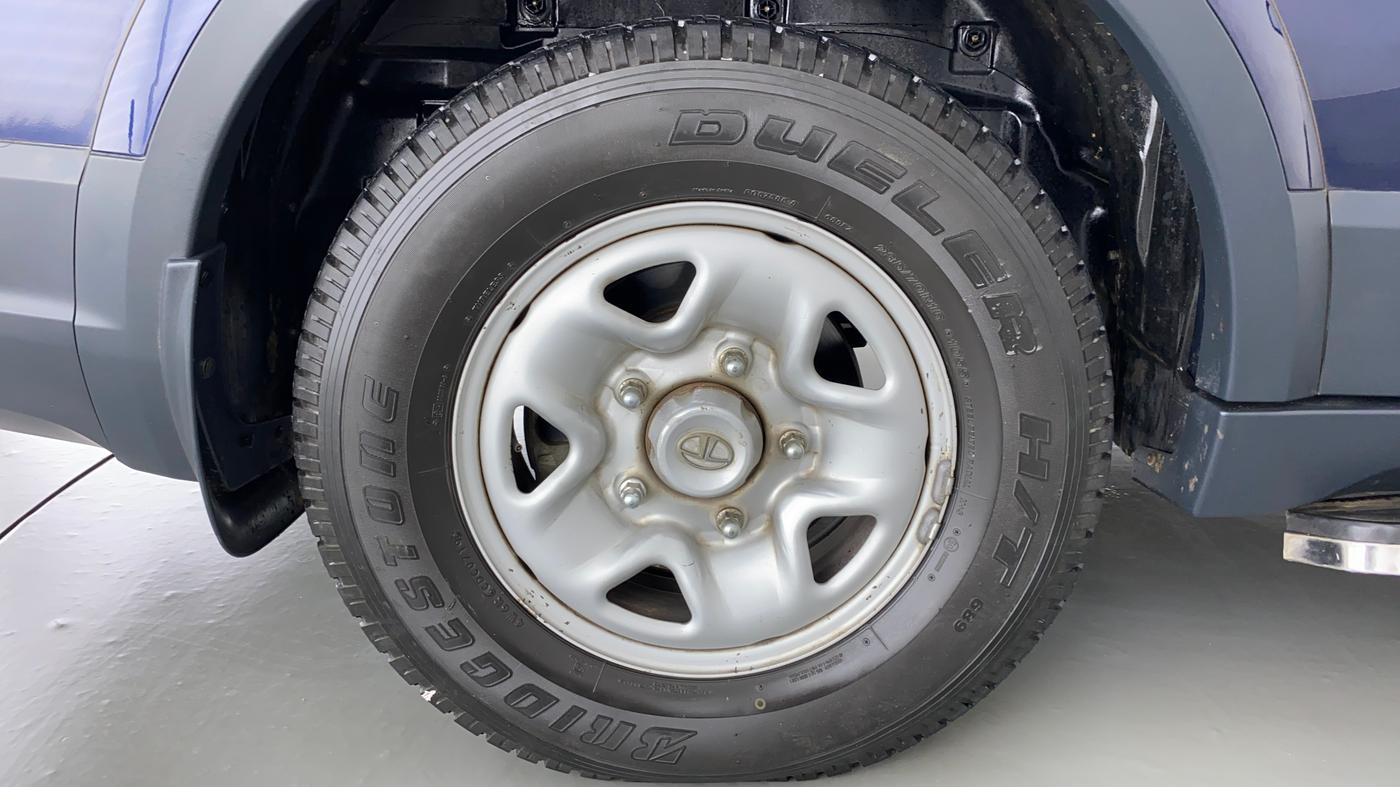 2019 Tata Hexa Varicor 400 XM, Diesel, Manual, 45,799 km, Right Rear Wheel