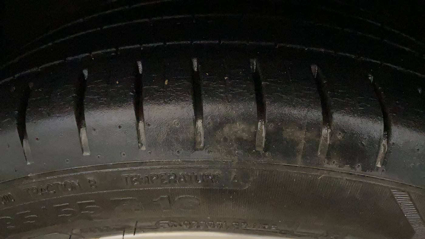 2020 Toyota Glanza G, Petrol, Manual, 38,431 km, Left Front Tyre Tread