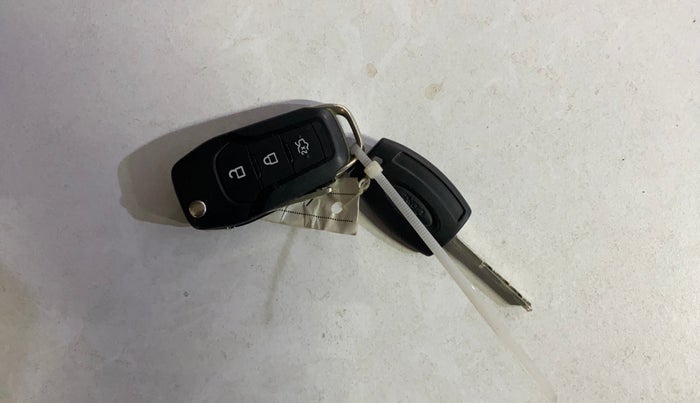 2017 Ford Figo Aspire TITANIUM 1.2 PETROL, Petrol, Manual, 63,585 km, Key Close Up