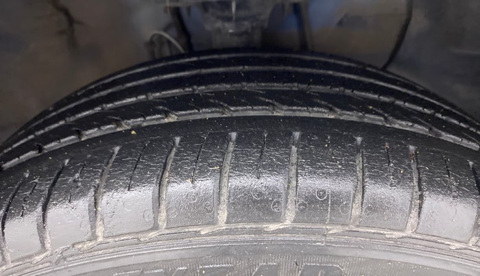 2017 Hyundai Elite i20 ASTA 1.2 (O), Petrol, Manual, 23,426 km, Right Front Tyre Tread