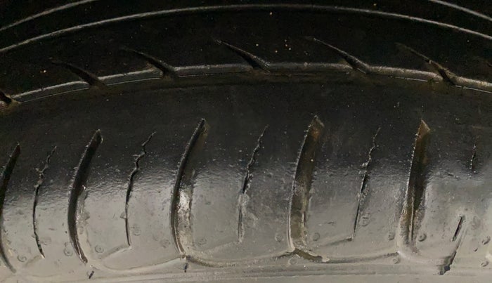 2016 Ford Ecosport TITANIUM 1.5L PETROL AT, Petrol, Automatic, 77,417 km, Right Rear Tyre Tread