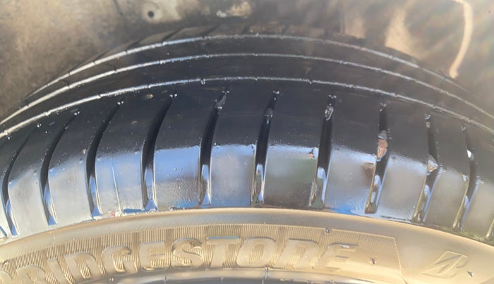 2018 Maruti IGNIS DELTA 1.2 AMT, Petrol, Automatic, 85,388 km, Right Front Tyre Tread