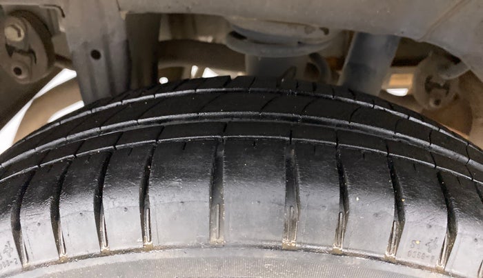 2014 Maruti Alto 800 LXI, Petrol, Manual, 70,145 km, Right Rear Tyre Tread