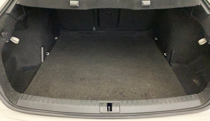 2022 Skoda Octavia STYLE 2.0, Petrol, Automatic, 43,532 km, Boot Inside