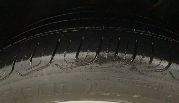 2022 Skoda Octavia STYLE 2.0, Petrol, Automatic, 43,532 km, Left Front Tyre Tread