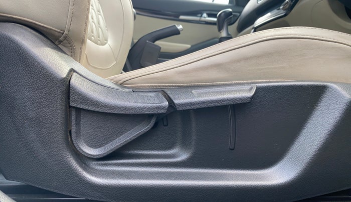 2020 KIA SELTOS HTX 1.5 PETROL DUAL TONE, Petrol, Manual, 63,145 km, Driver Side Adjustment Panel