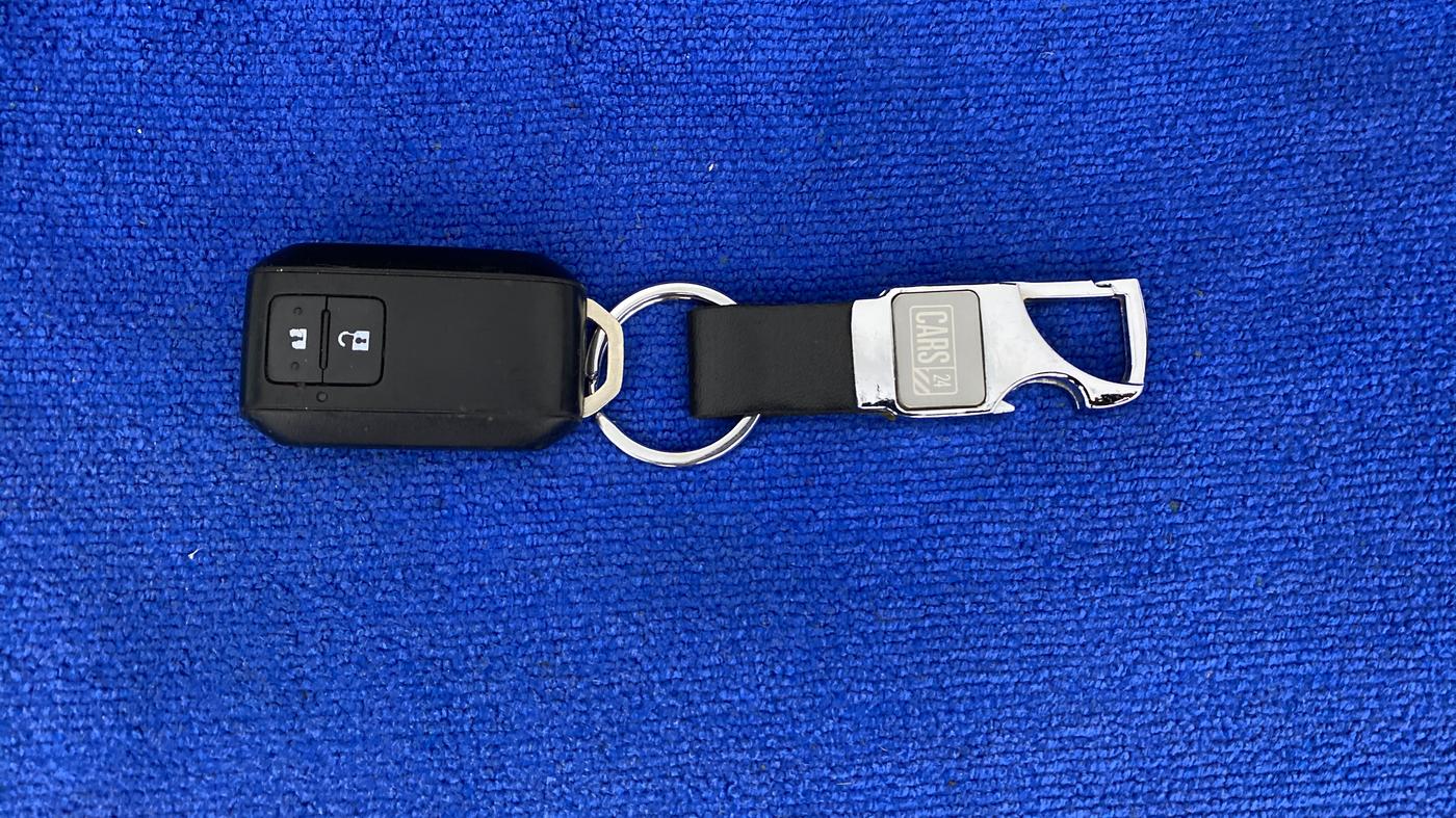 2020 Maruti Baleno ZETA PETROL 1.2, Petrol, Manual, 21,605 km, Key Close Up