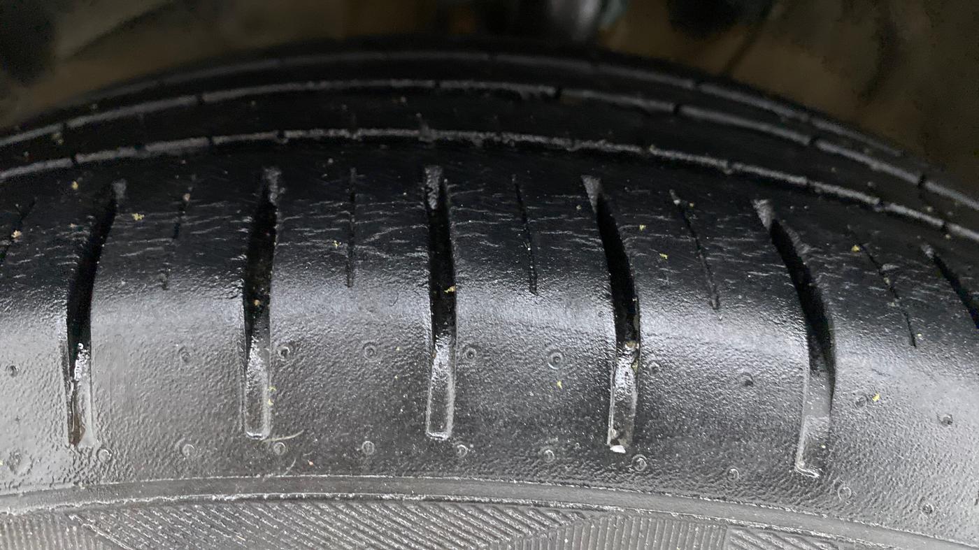 2020 Maruti Baleno ZETA PETROL 1.2, Petrol, Manual, 21,605 km, Left Front Tyre Tread