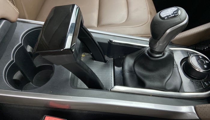 2019 Tata Harrier XZ 2.0L, Diesel, Manual, 1,01,210 km, Gear Lever
