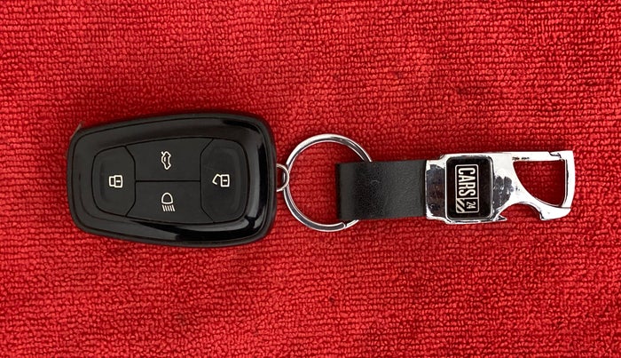 2019 Tata Harrier XZ 2.0L, Diesel, Manual, 1,01,210 km, Key Close Up