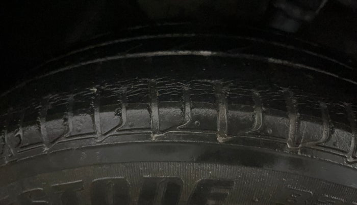 2015 Hyundai Elite i20 MAGNA 1.2, Petrol, Manual, 64,068 km, Left Front Tyre Tread