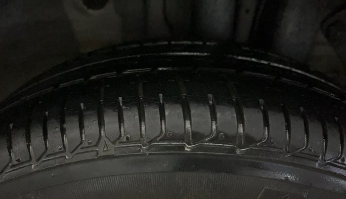 2015 Hyundai Elite i20 MAGNA 1.2, Petrol, Manual, 64,068 km, Left Rear Tyre Tread