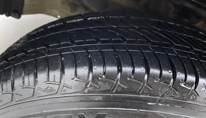 2014 Maruti Wagon R 1.0 VXI, Petrol, Manual, 81,983 km, Left Front Tyre Tread