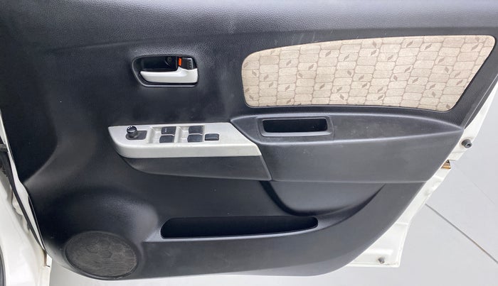 2014 Maruti Wagon R 1.0 VXI, Petrol, Manual, 81,983 km, Driver Side Door Panels Control