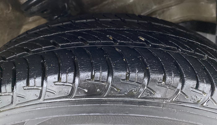 2014 Maruti Wagon R 1.0 VXI, Petrol, Manual, 81,983 km, Right Front Tyre Tread