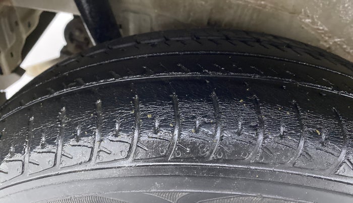 2014 Maruti Wagon R 1.0 VXI, Petrol, Manual, 81,983 km, Right Rear Tyre Tread