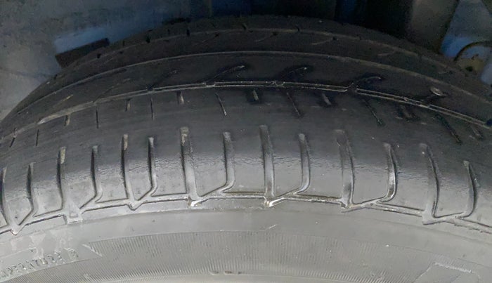 2017 Hyundai Elite i20 MAGNA EXECUTIVE 1.2, Petrol, Manual, 88,415 km, Left Rear Tyre Tread