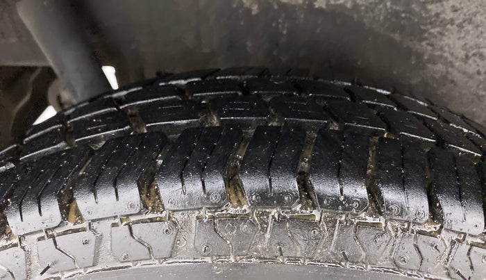 2010 Maruti Wagon R 1.0 LXI, Petrol, Manual, 1,09,513 km, Right Rear Tyre Tread