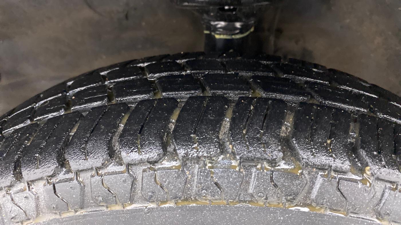 2010 Maruti Wagon R 1.0 LXI, Petrol, Manual, 1,09,513 km, Left Front Tyre Tread