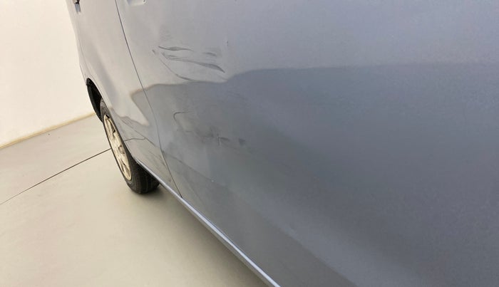 2010 Maruti Wagon R 1.0 LXI, Petrol, Manual, 1,09,513 km, Driver-side door - Slightly dented