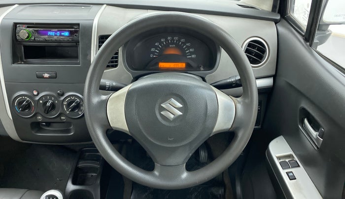 2010 Maruti Wagon R 1.0 LXI, Petrol, Manual, 1,09,513 km, Steering Wheel Close Up