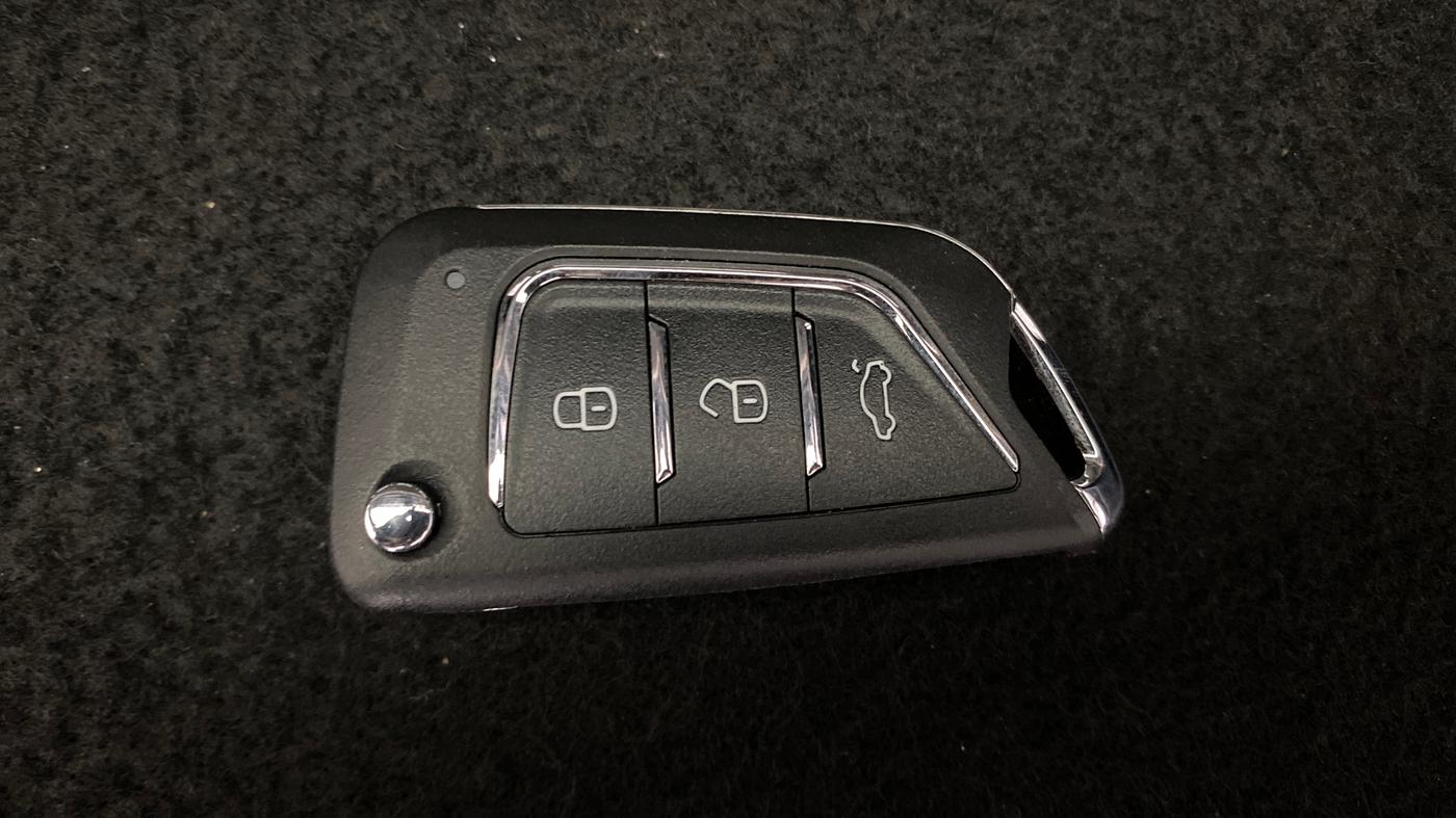 2022 Nissan MAGNITE XL, Petrol, Manual, 70,483 km, Key Close Up