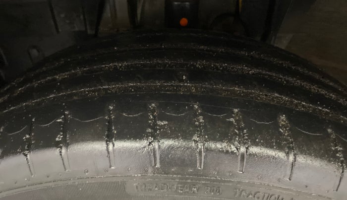 2022 Nissan MAGNITE XL, Petrol, Manual, 70,483 km, Left Front Tyre Tread