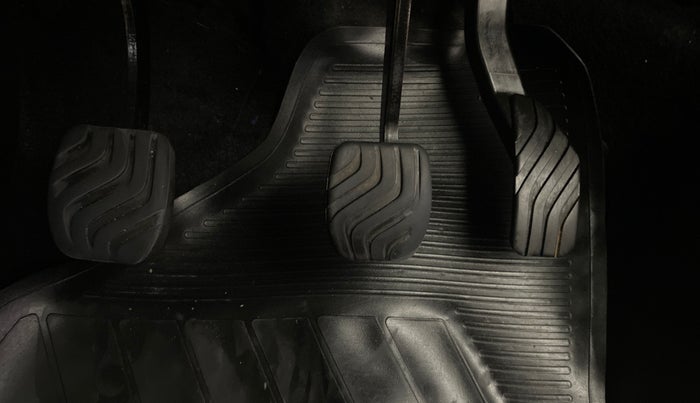 2022 Nissan MAGNITE XL, Petrol, Manual, 70,483 km, Pedals