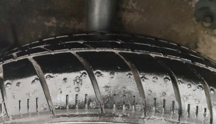 2015 Maruti Celerio VXI, Petrol, Manual, 36,288 km, Right Rear Tyre Tread